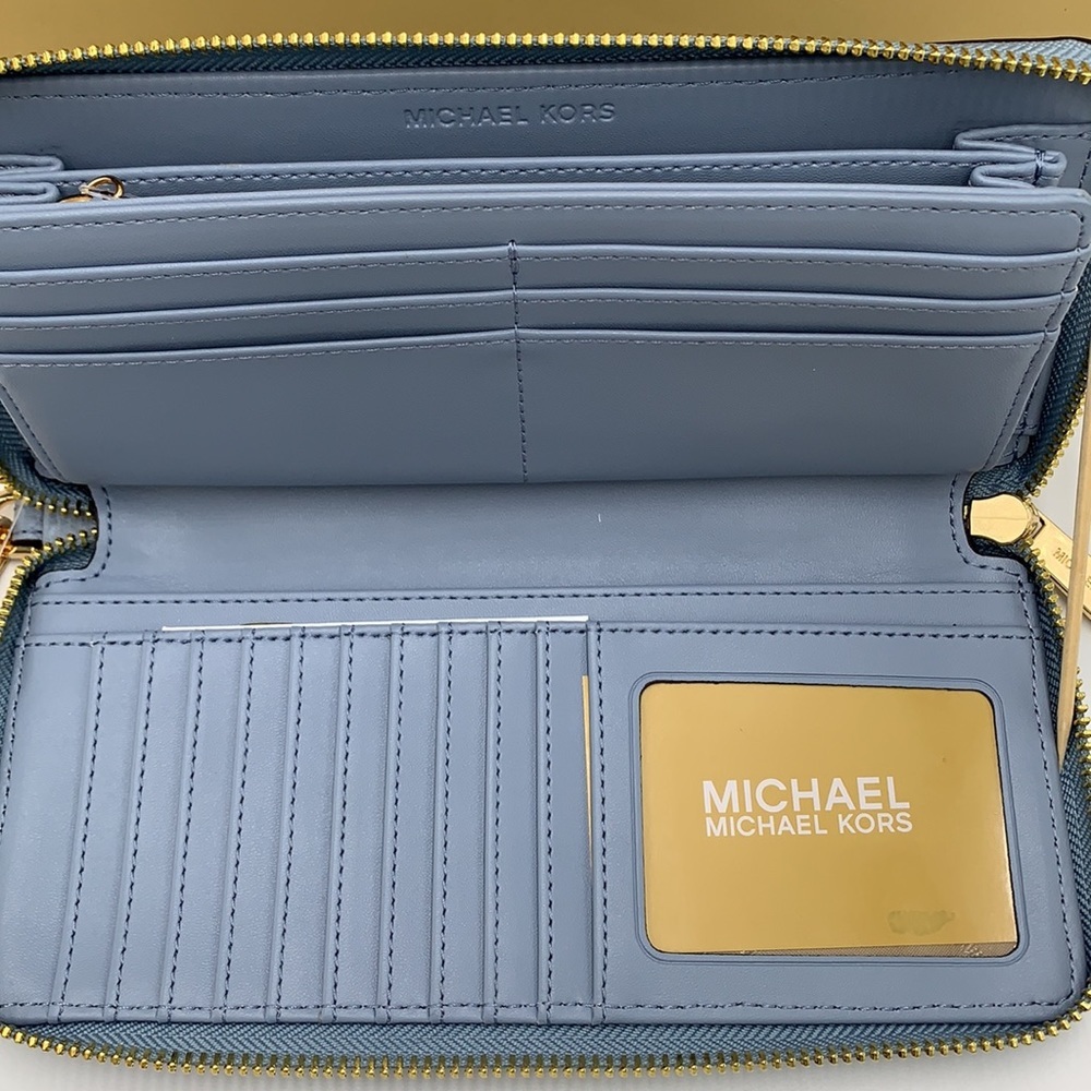 MICHAEL KORS LARGE TRAVEL CONTINENTAL WRISTLET WALLET PALE BLUE COLOR - Picture 7 of 13